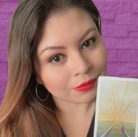 Recientemente he participado en distintos eventos públicos en la Ciudad de México como en el 5to Congreso de Tarot perteneciente a la Red Internacional de Congresos de Tarot, en el InStyle Day Christmas Edition perteneciente a la revista InStyle, que se ha llevado a cabo anualmente durante tres ediciones seguidas desde el 2021.
También he colaborado con la revista Cosmopolitan México dónde se hizo una lectura de Tarot para cada signo zodiacal en su edición del 50 aniversario en octubre de 2022.
Recientemente durante el año 2023 he participado como Tarotista y Astróloga para la campaña Zodiac de Carolina Herrera relacionando fragancias con personalidades de los signos del zodiaco.