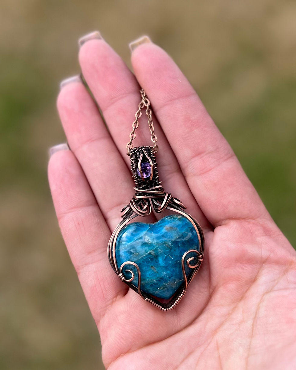 Thumbnail: Apatite Heart w/ Amethyst 