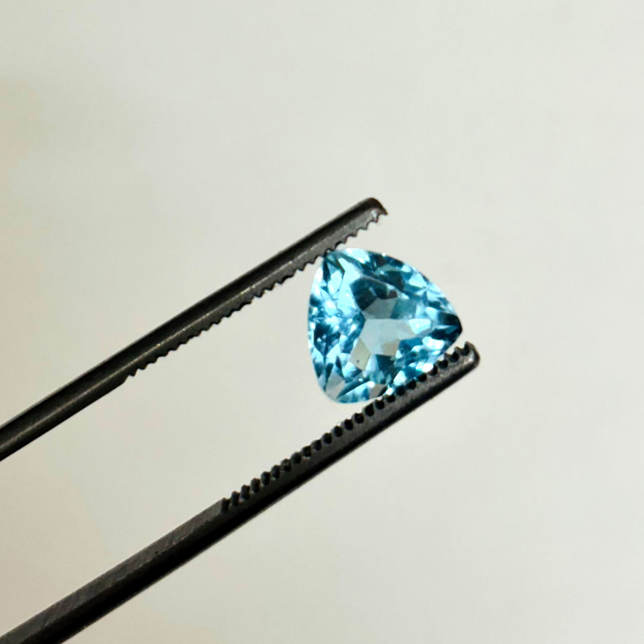 Natural Aquamarine Vivid Blue Eye Clean Transparent - Trillion Cut 5.20 CT