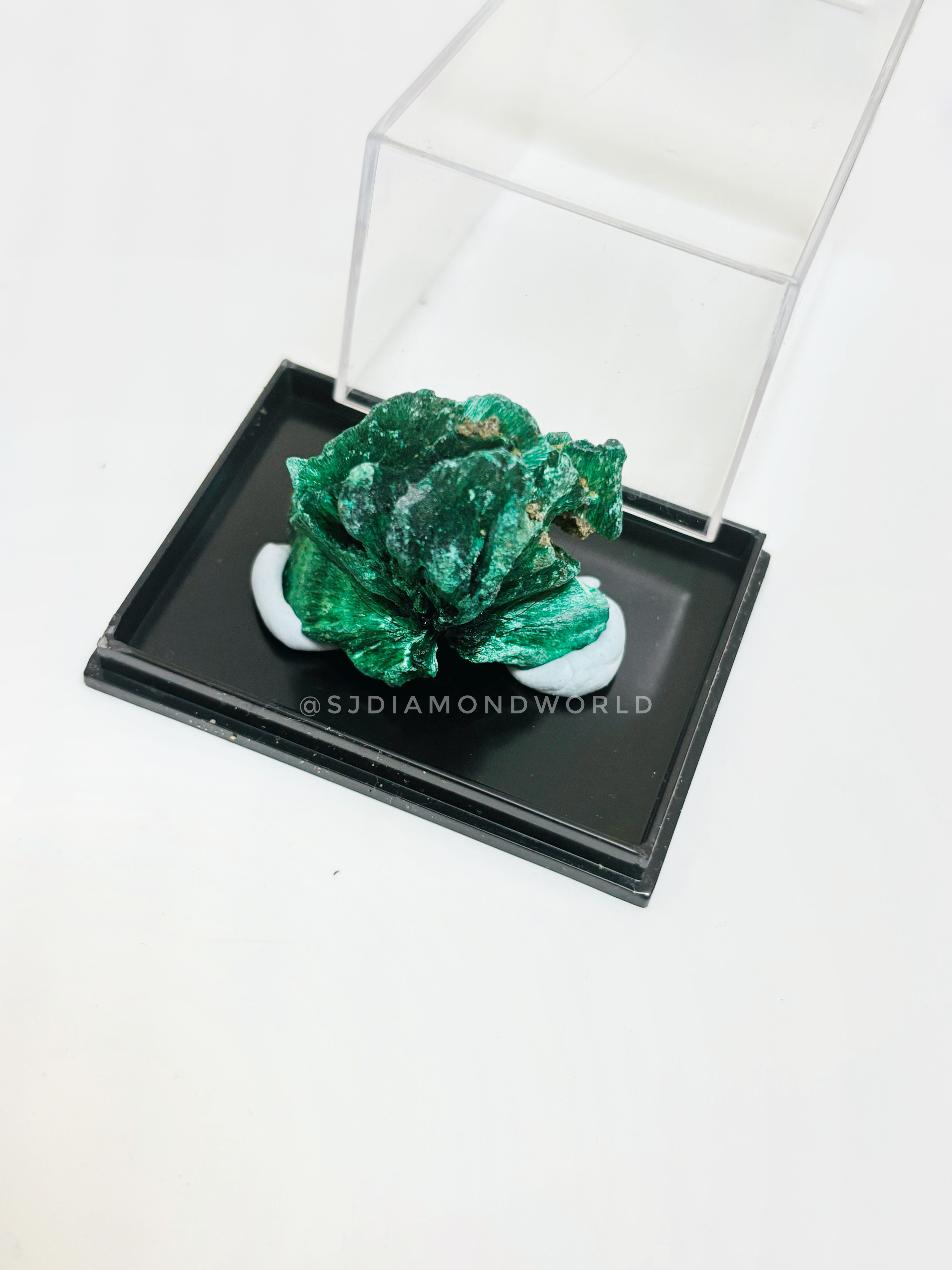Velvet Malachite — The Wealth Magnet 30-34g Classic Frame Box 