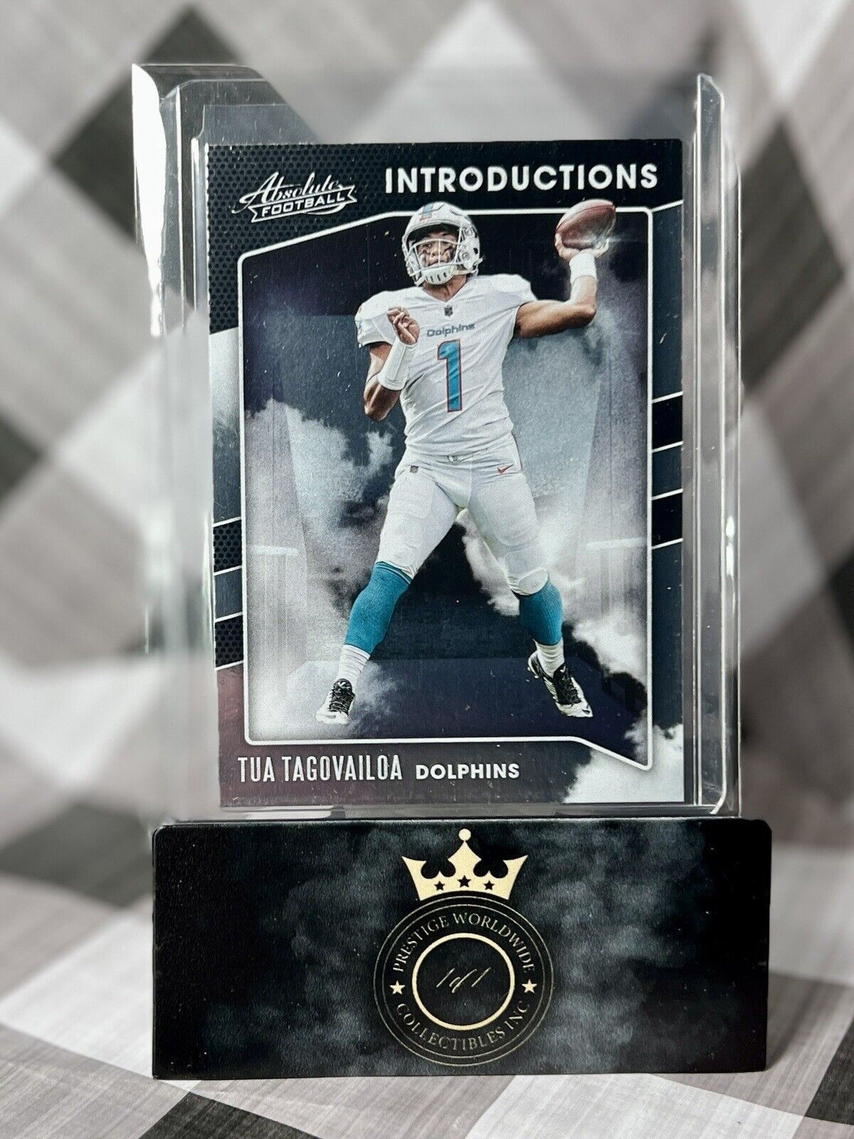 Tua Tagovailoa 2020 Panini Absolute Football Rookie Introductions #I-TT Dolphins