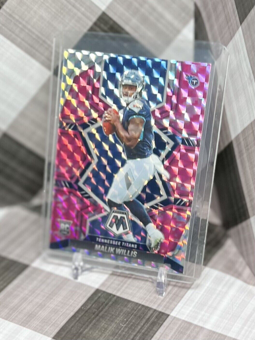 Malik Willis 2022 Mosaic Football Camo Pink Rookie #302 - Tennessee Titans RCA