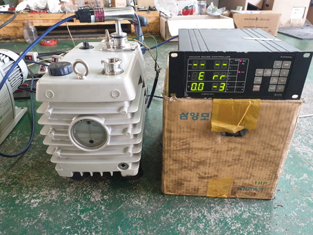 Vacuum Pump Internal Repair: Before and After(진공 펌프 내부 수리: 전후 비교)