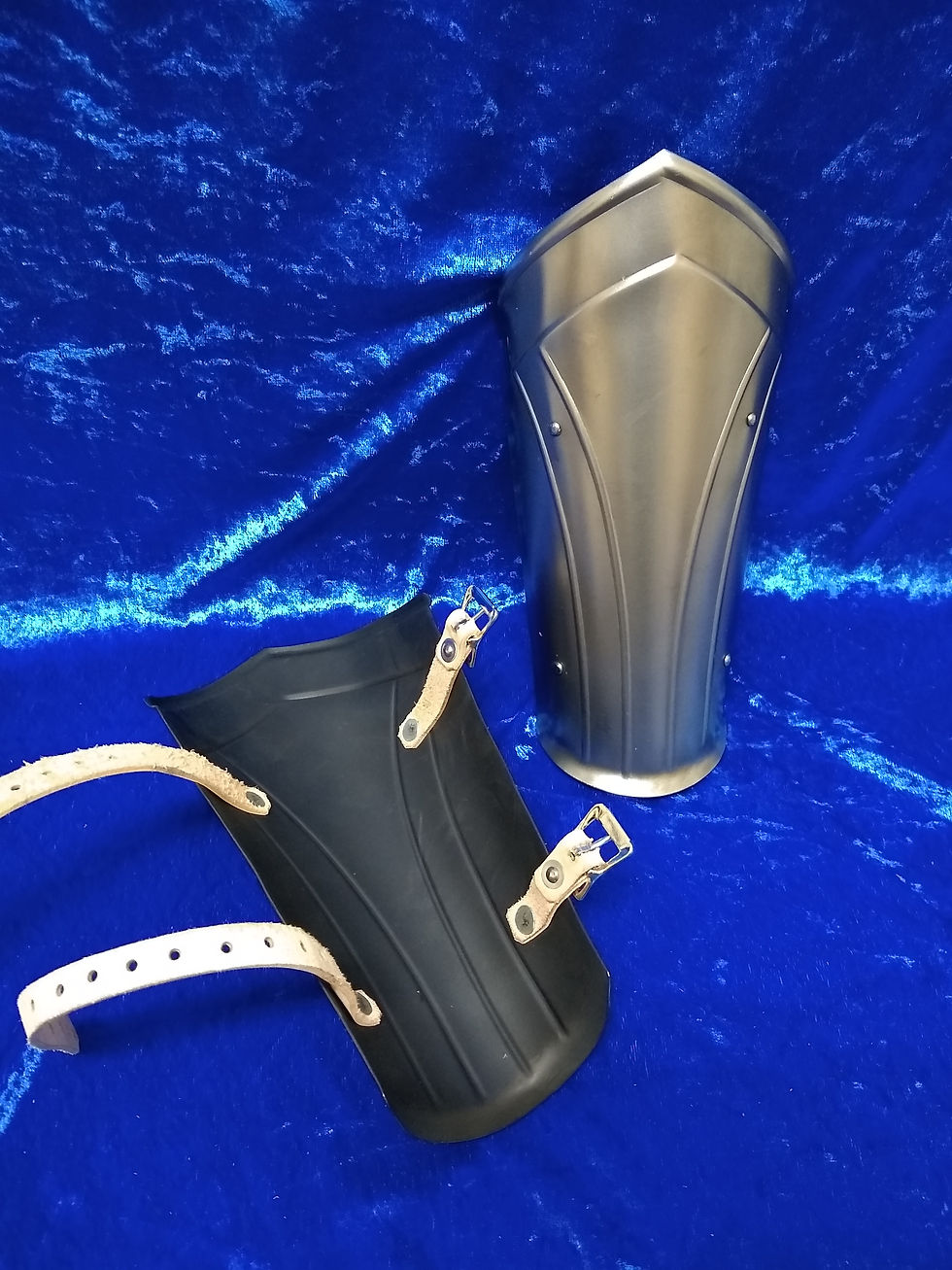Thumbnail: Fluted Gothic forearm armour