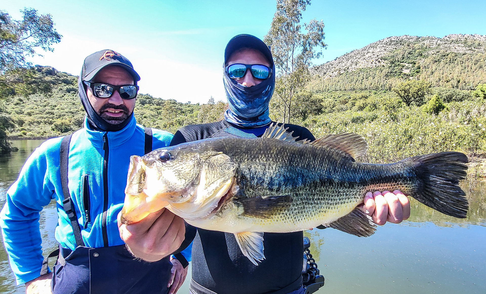 Pêche Extremadura Estrémadure, séjour pêche tout compris en Espagne, meilleur camp de pêche d'Estrémadure, guide de pêche français, bass boat, Tracker, Ranger, pêche du black bass, stick bait