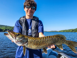 stage pĂȘche des carnassiers en bateau limousin cedrick plasseau guide de pĂȘche fishingaventure.com