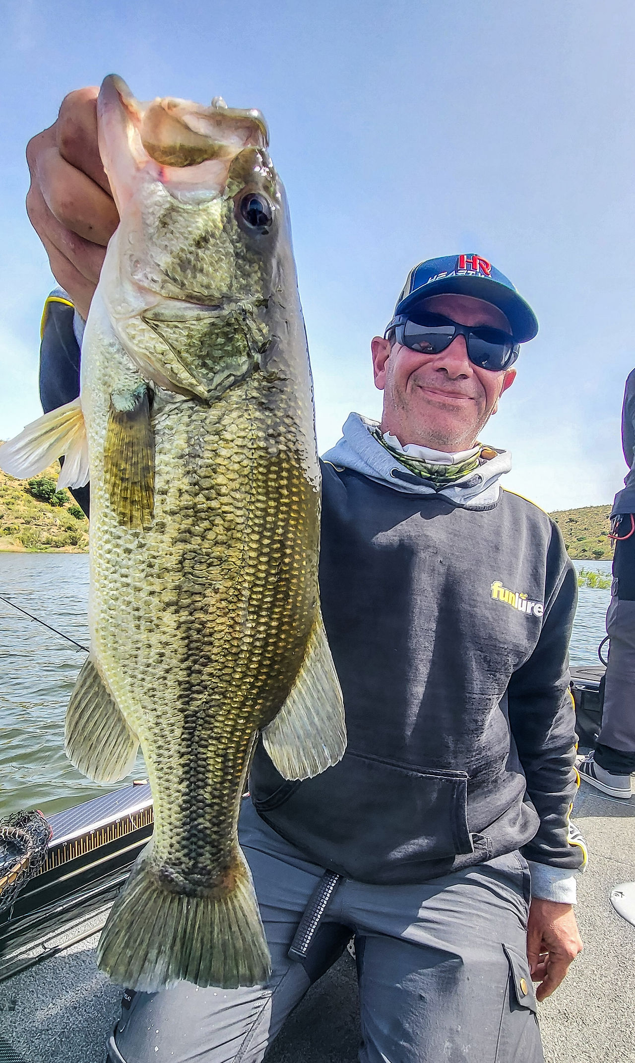 Séjour pêche en Estrémadure Espagne Guide de pêche Cédrick Plasseau, séjour tout compris, pêche brochet, black bass, sandre, barbeau, chanel catfish, haut de gamme, gros blass au jerk
