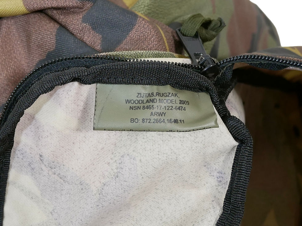サムネイル： オランダ軍 デイパック サイドポーチ サステインメントポーチ 2個セット ショルダーストラップ付属 DPMカモ 画像現品