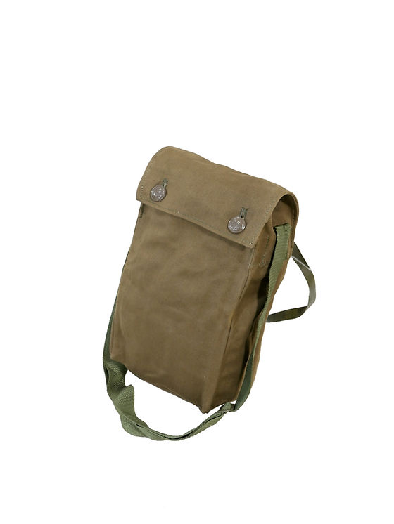 仏軍 弾帯 ガスマスクバッグ 鉄帽 偽装網 targetmilitary_com-comnet