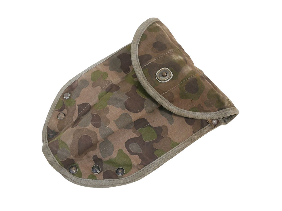 オーストリア軍 2つ折りショベルカバー 60~70's エンドウ豆カモ