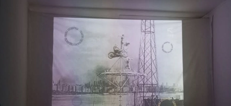 Studio di un flusso parallelo in Sbagliando s'inventa (2022) di Alice Sagrati