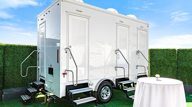 Michigan Luxury Restroom Rentals - Luxury restroom trailers in Oakland Township, Michigan