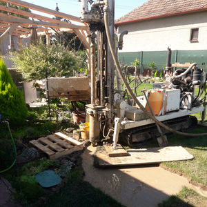 Súprava na vŕtanie studní v záhrade