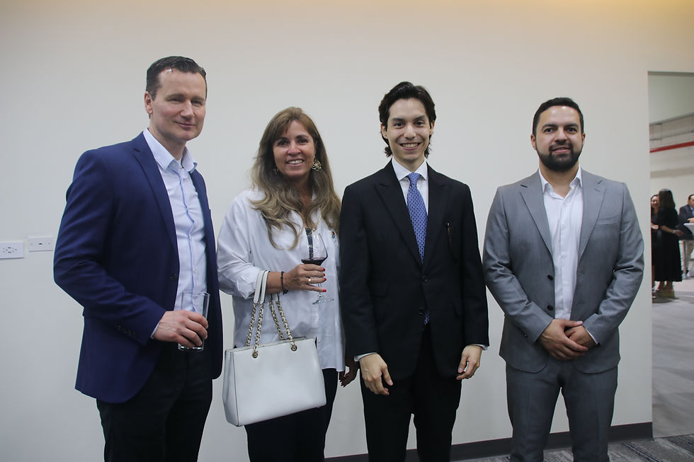 Michael Weber CEO de Livisto, Karla Klaus Presidente AHK, Rodrigo Ayala Presidente INVEST, Marco Aguilar de LIVISTO