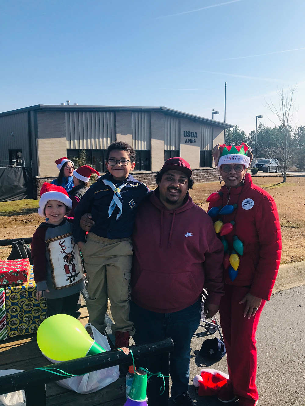 Candidate Jannie Cotton and Sherwood residents at the Sherwood Annual Christmas Parade