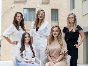 Téměř 40 % Slovenek si spravuje svůj vlastní majetek samostatně. Ženské bohatství roste rychleji než kdy dřív