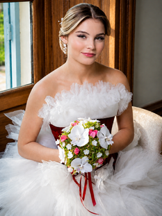 Mise en beauté élégante d’une mariée
