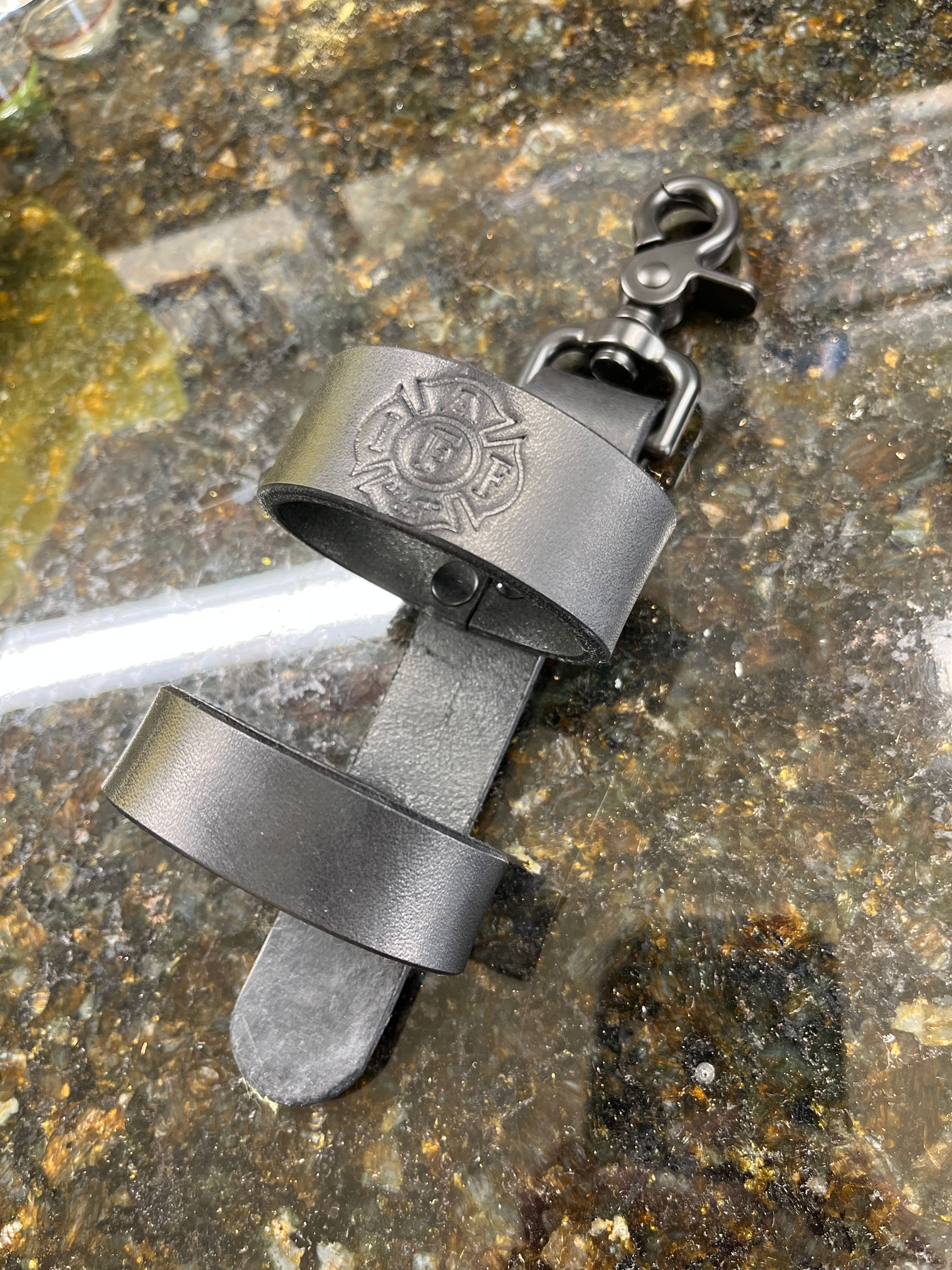 Inverted Flashlight Holder (Chicago Screw Style)