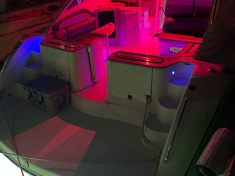 45ft Maxum Cruiser yacht rental Miami - premium amenities and entertainment system