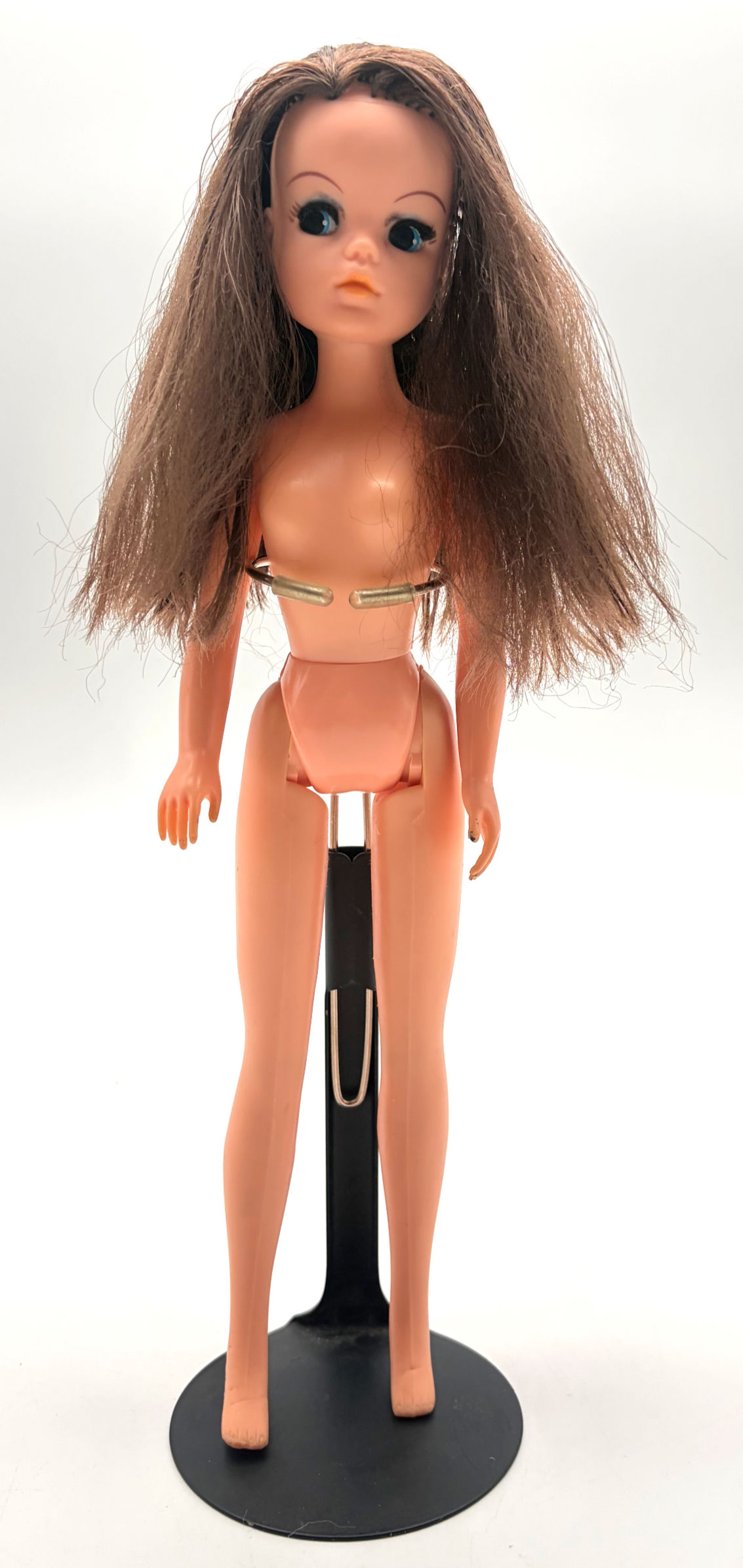 Sindy Brunntte 033055X (Stand Not Included) Pedigree 1979