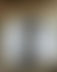 Magritte por Lolo. Colección arte efimero. Tinta china sobre vidrio. Rafiado