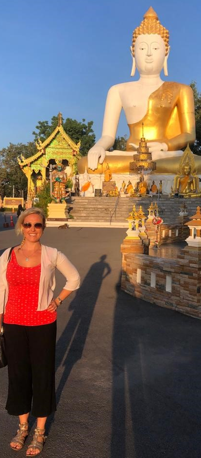 Rachel in Thailand, Buddha statue