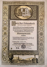 Ehrenurkunde von 1927 für Karl Fehrenbach, ausgezeichnet für langjährige Verdienste als Innungsobermeister, Vorsitzender des Gesellen-Prüfungsausschusses und sein Engagement für das Handwerk.