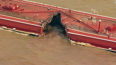 190511051125-barge-tanker-collision-exlarge-169_edited.jpg
