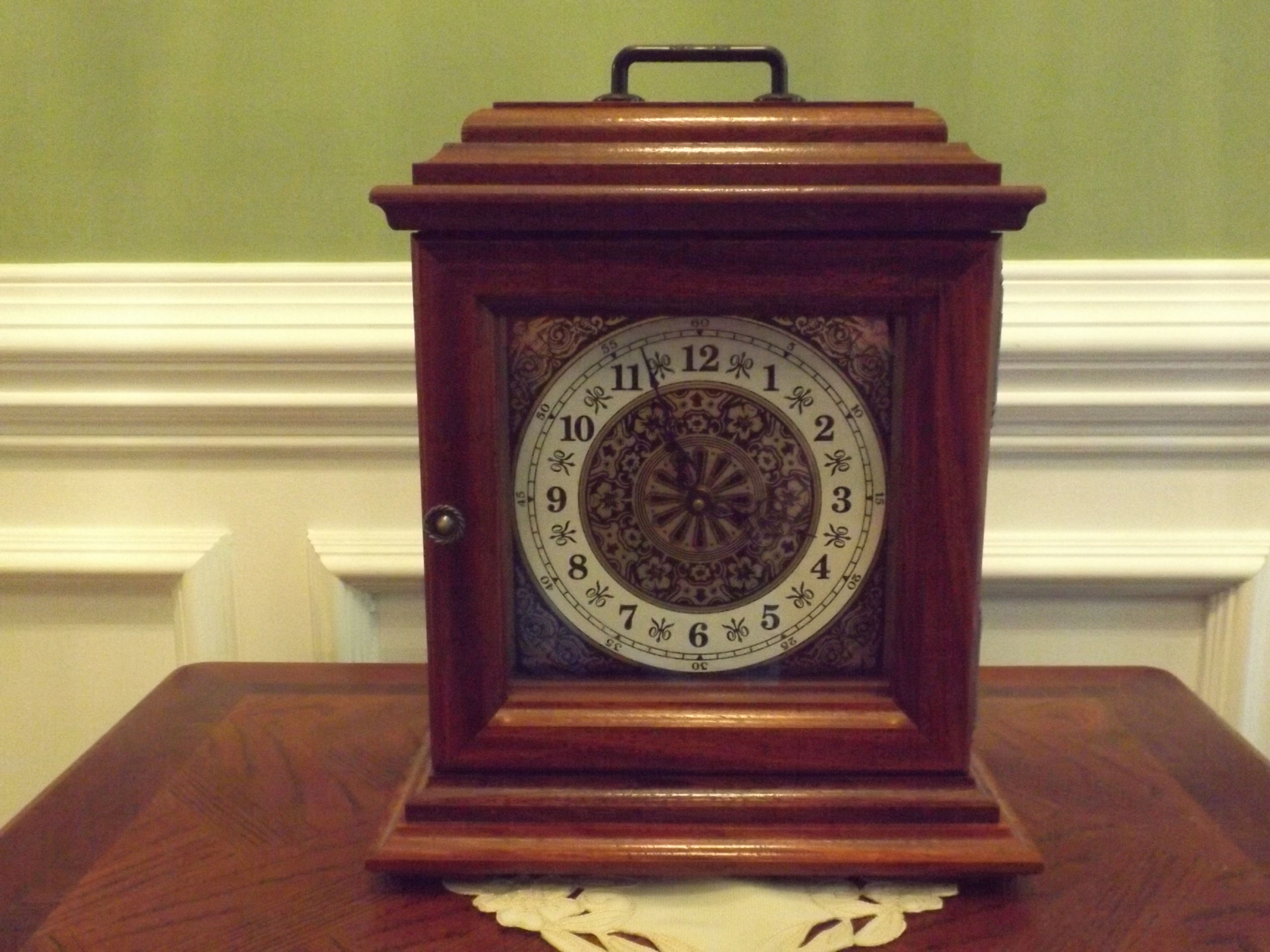 BRACKET CLOCK