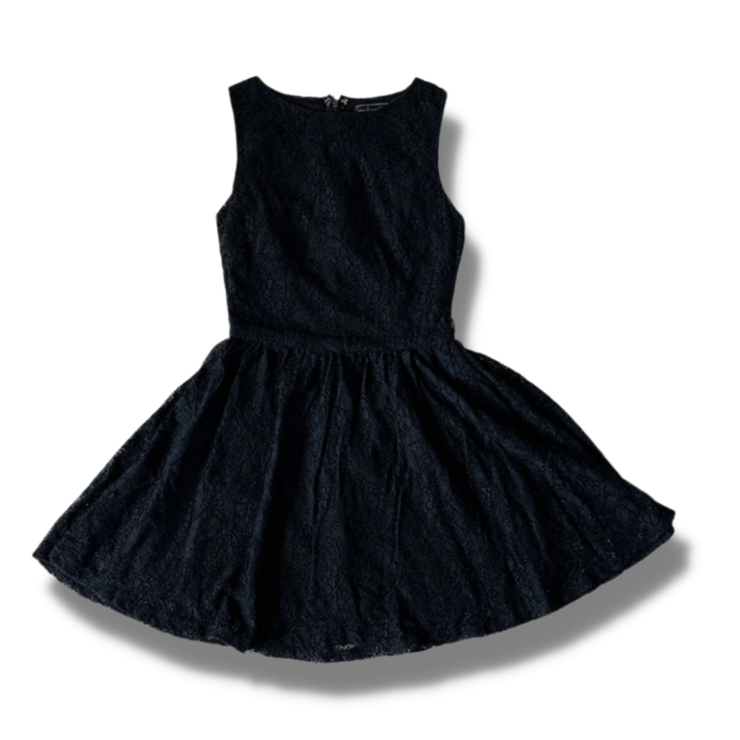 Missguided black lace dress. Size 6