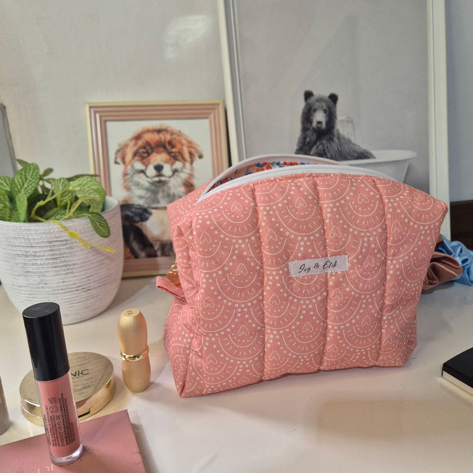 תמונה ממוזערת: תיק איפור בינוני בהדפס קורל בהיר