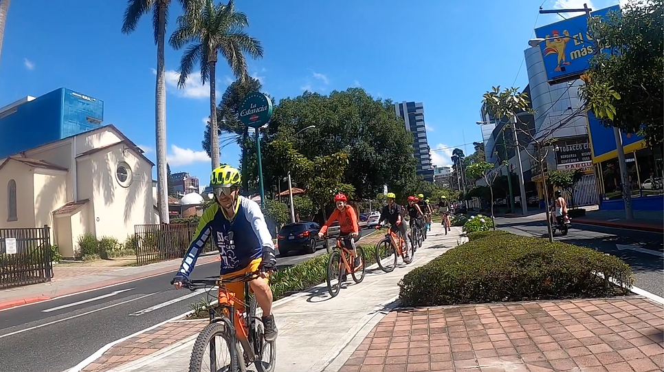 RidingGuate llegando a Plaza España (1).png