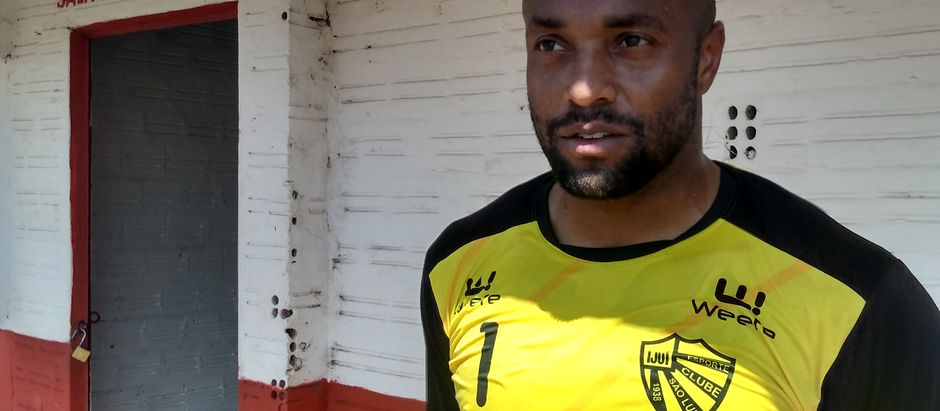 "Quanto mais se fala, mais potencializa o assunto", diz goleiro Lúcio sobre racismo nos estádios