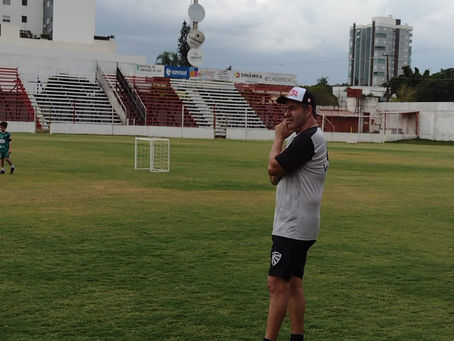 "Se errar, buscar de novo e insistir"; a receita de Paulo Henrique para a estreia