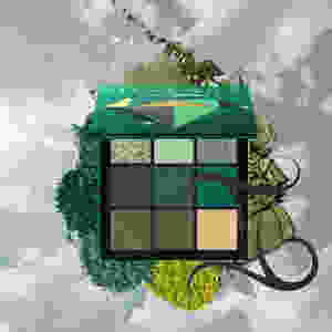 Gemini Beauty Buy - Huda Beauty Emerald Obsessions Palette