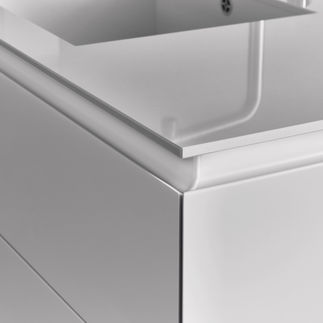 Sleek and functional hardware details elevating a contemporary kitchen design