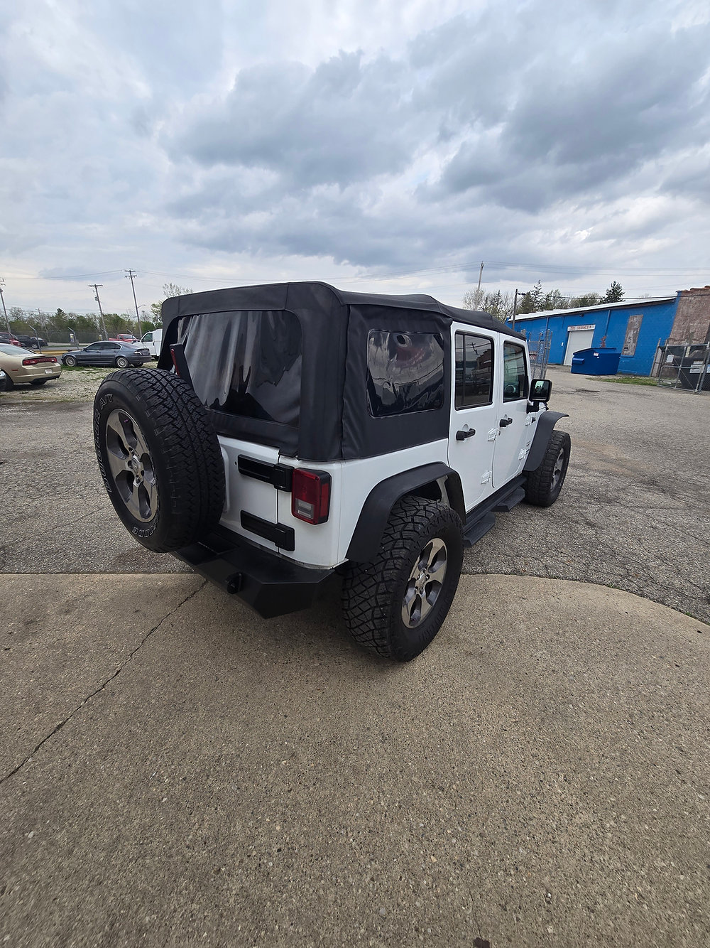 2017 Jeep Wrangler Unlimited Sahara - Photo 5