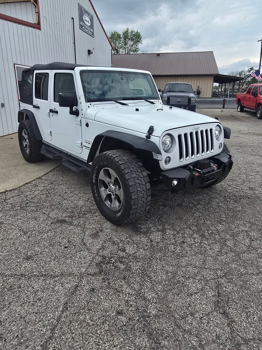 2017 Jeep Wrangler Unlimited Sahara - Photo 3