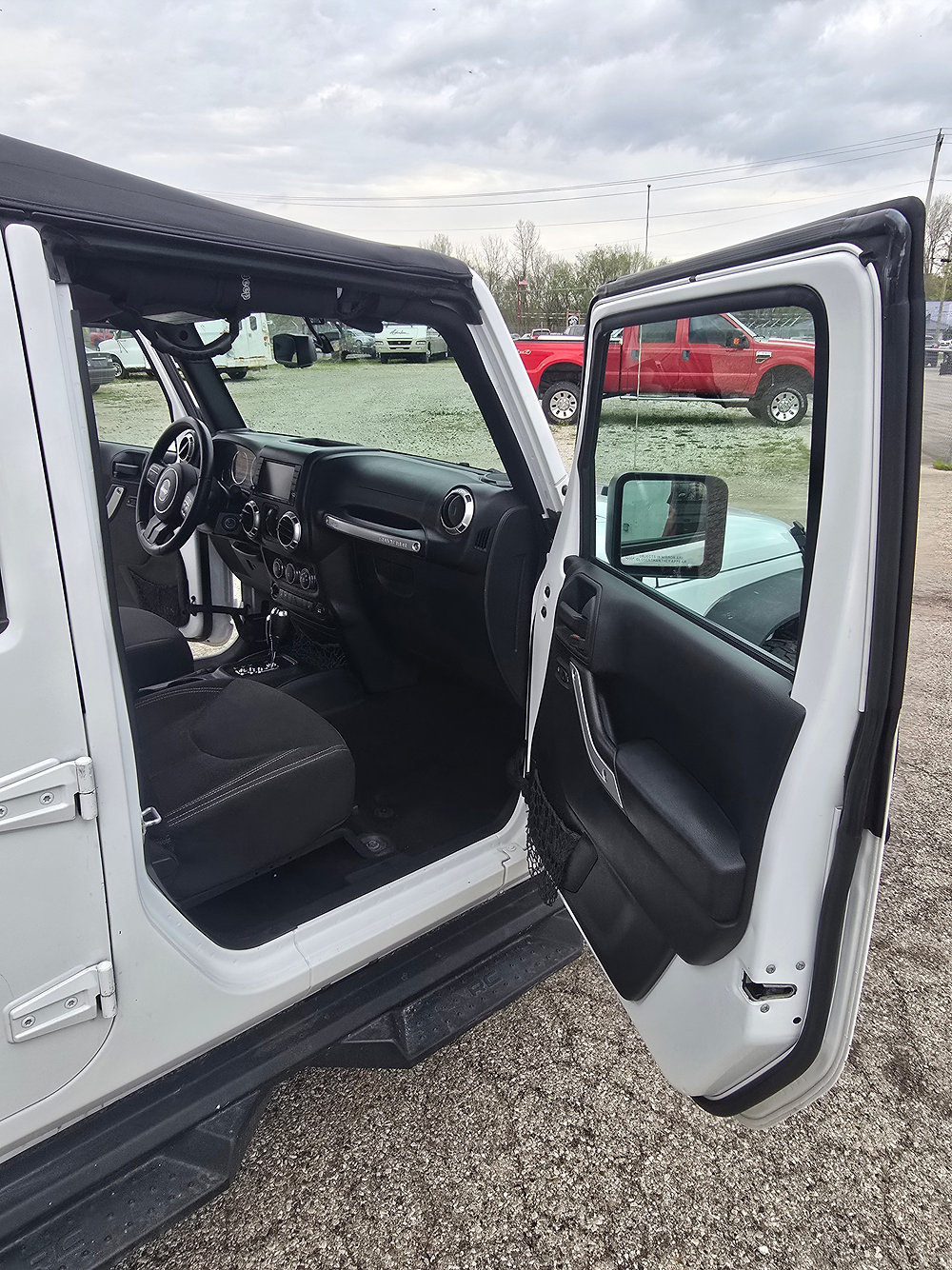 2017 Jeep Wrangler Unlimited Sahara - Photo 14