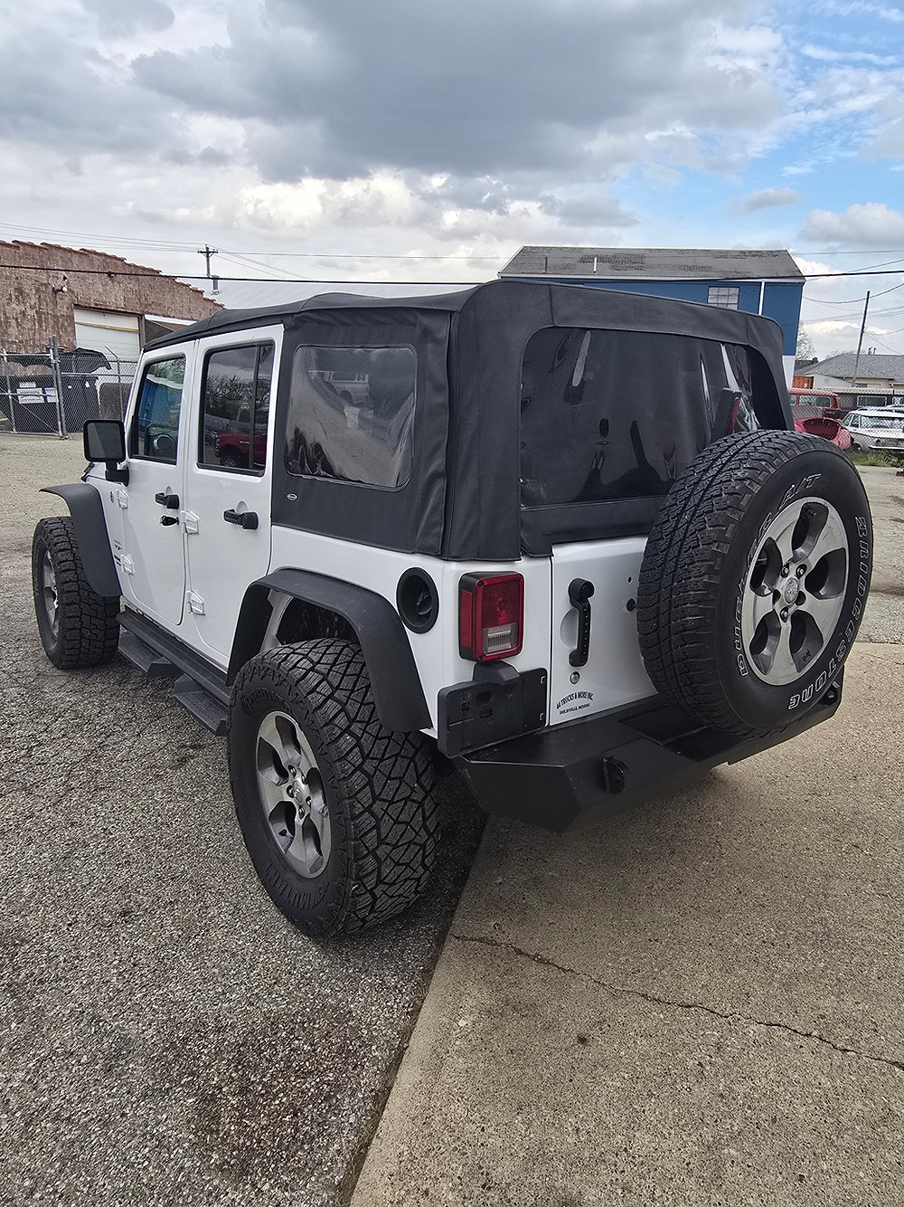 2017 Jeep Wrangler Unlimited Sahara - Photo 7