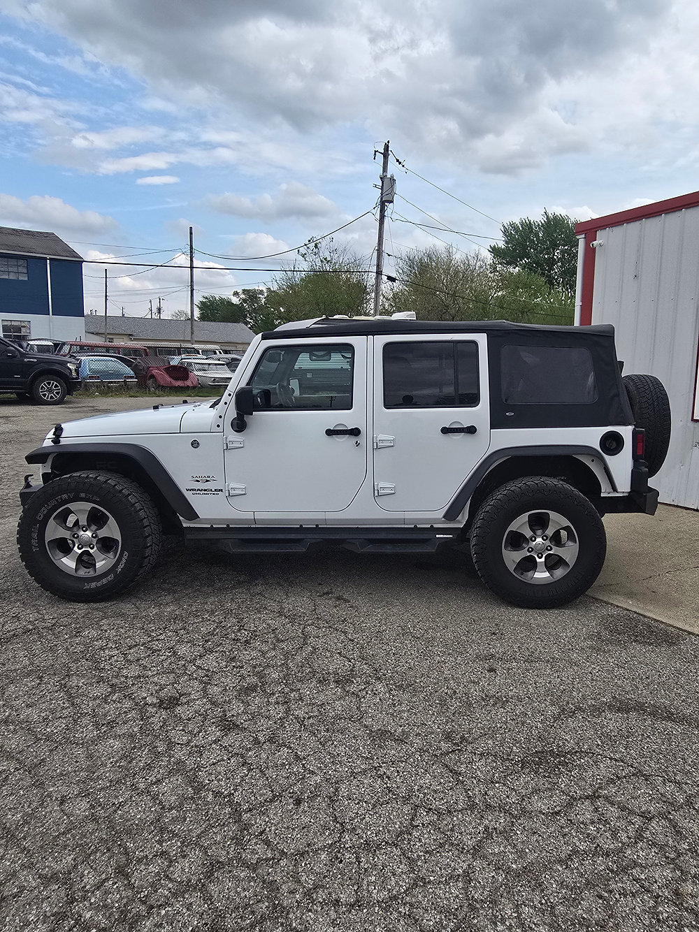 2017 Jeep Wrangler Unlimited Sahara - Photo 8