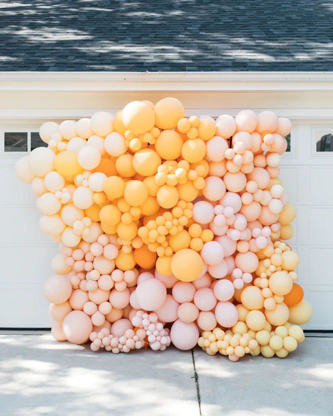 Thumbnail: Business Bubble Wall