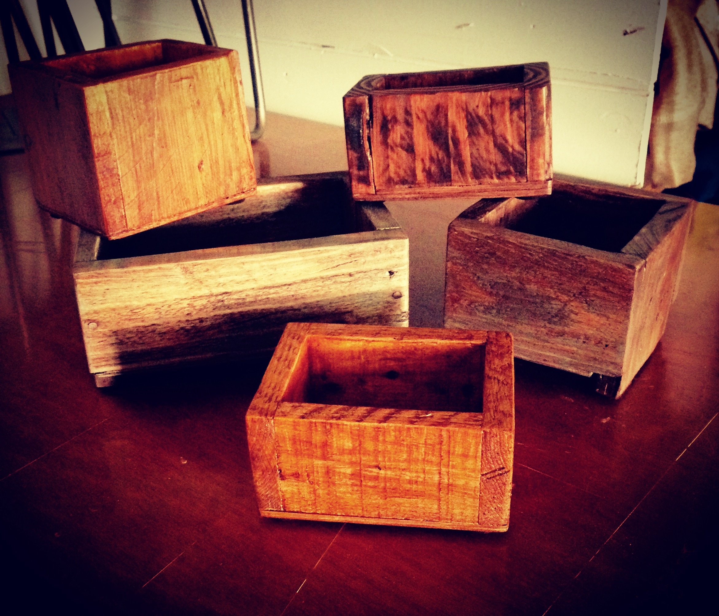 Petits bacs en bois