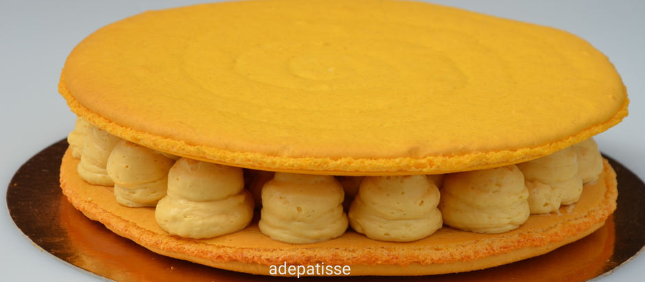 Macaron géant à la crème diplomate aux fruits exotiques 