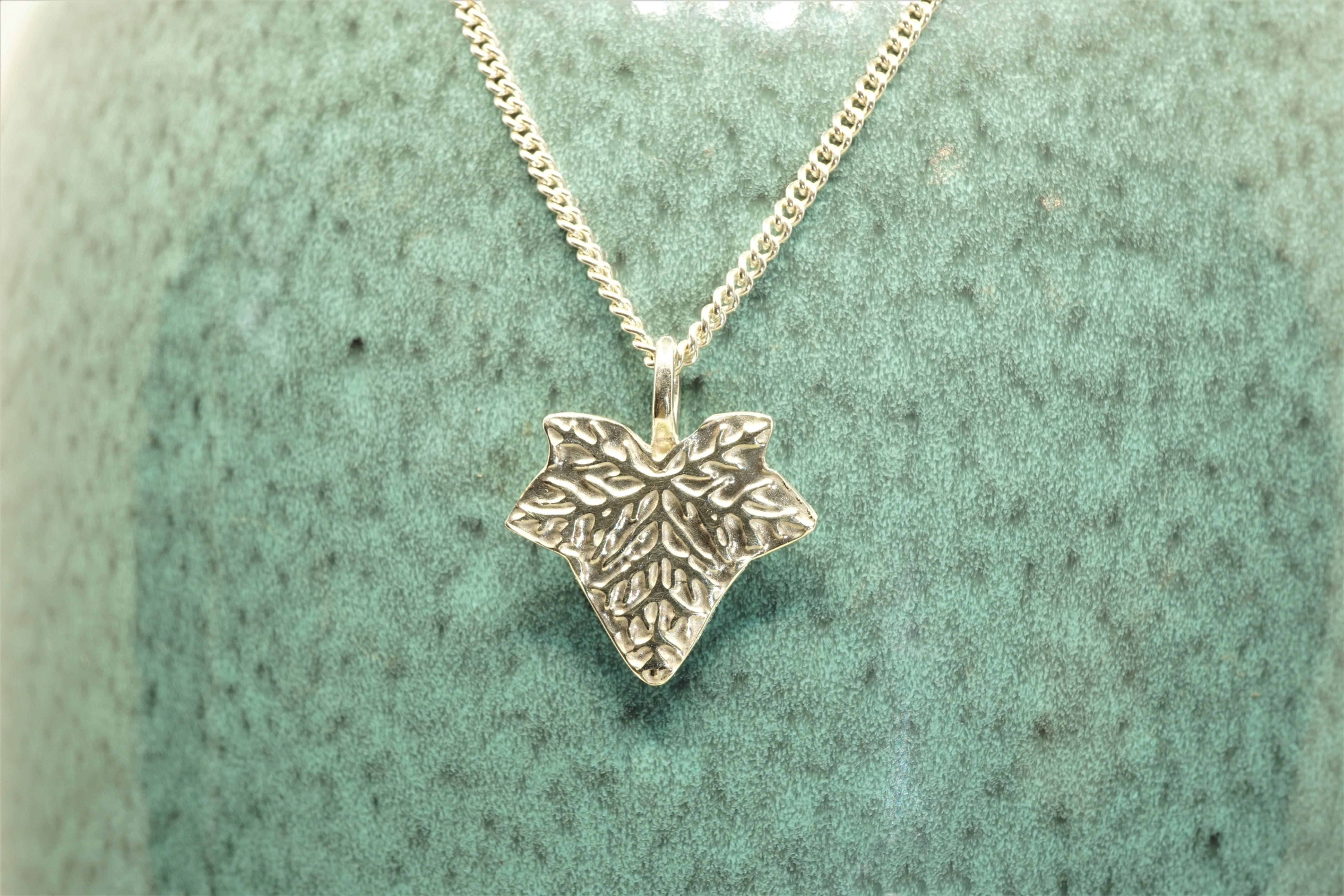 Ivy leaf pendant