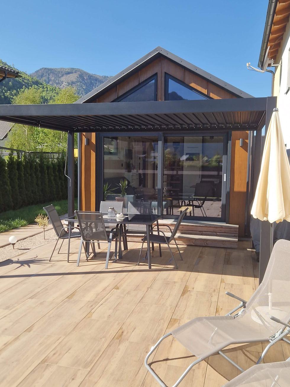 Aussen Ansicht Smi´s Tiny House in Ebensee am Traunsee im Salzkammergut