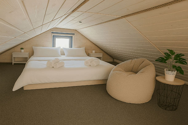 Schlafloft in Smi´s Tiny House mit Doppelbett, Rückzugsbereich für Kinder
