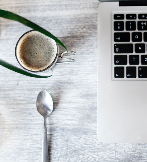 photo-of-coffee-beside-laptop-977843.jpg