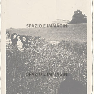 The Photographer's Shadow​

The Photographer's Shadow
Vernacular photos and Snapshots from XXth
fotografie vernacolari