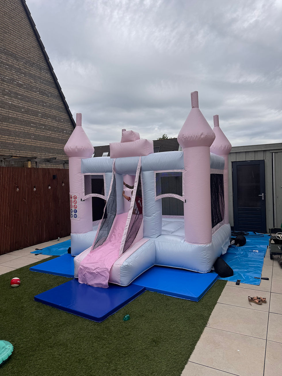 Hoe groot moet je tuin zijn voor een springkussen en andere tips voor de perfecte opstelling